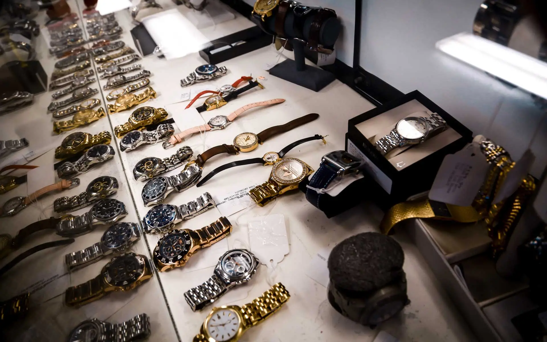 Watch 1 Watch 1